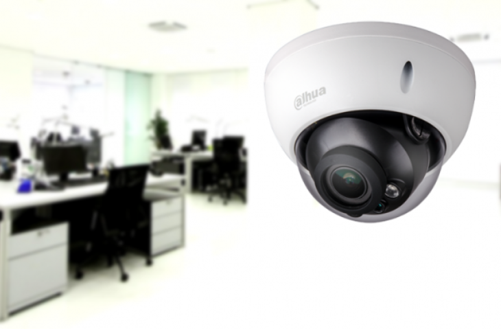 в офисе фото